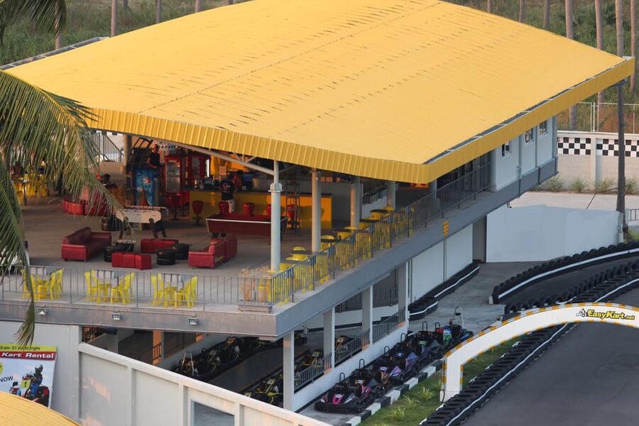 EasyKart Pattaya (Bali Hai Pier) : Go-Kart Racing Experience - Check-in, clothing, and the first safety briefing