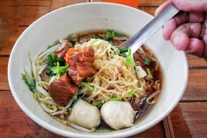 Eat Like a Local Food Tour in Hua Hin - Two hours of regional food from across Thailand