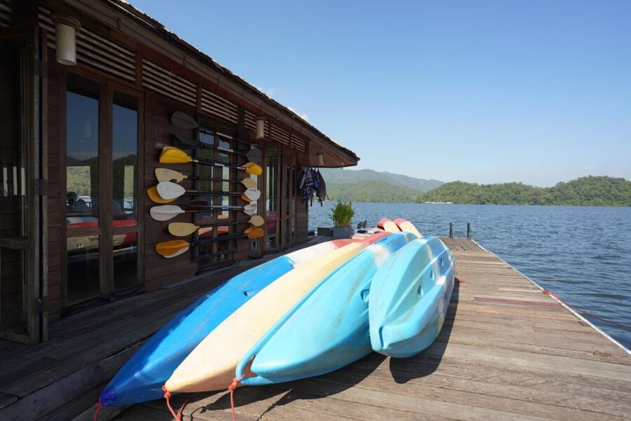 Elephant Habitat Park Feeding Entry & Rafting Van Transfer - Guides make the practical difference