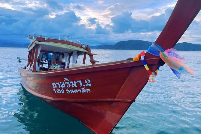Escape to Phi Phi Islands: Ferry with Lunch - Long Beach on Phi Phi Don