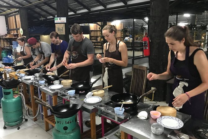 Evening Cooking Class in Organic Farm with Local Market Tour - Five things worth knowing before you book