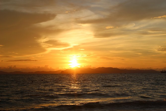 Exclusive Small Group Phi Phi Islands Sunrise or Day Trip - The early start and Royal Phuket Marina