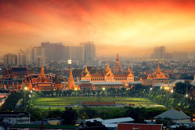 Exclusive Tour – Grand Palace, Emerald Buddha & Reclining Buddha - The Grand Palace, one hour of ceremony and detail