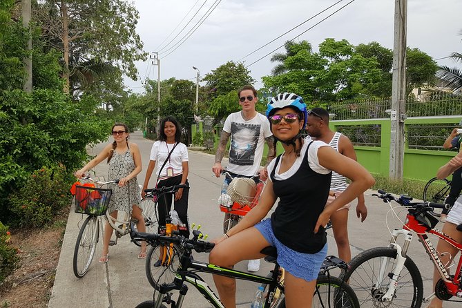 Explore Bangkok by Bike & Boat with Lunch - Wat Khun and the small roads of Thonburi