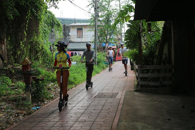 Explore Bangkok by E-Scooter & Try Street Food - Princess Mother Memorial Park and street food breaks