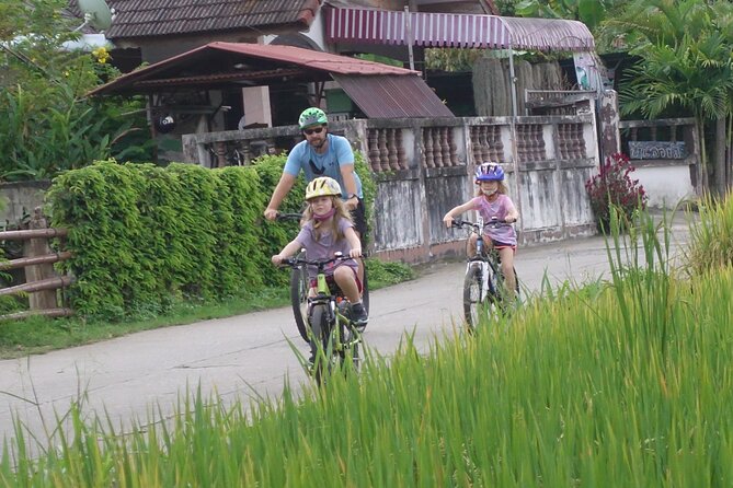 FIELDS OF GOLD Mountain Biking Tour Chiang Mai - Food, water, and weather planning