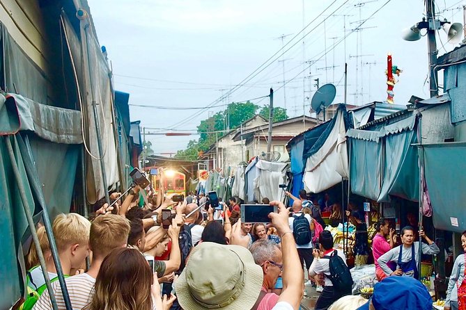 Floating and Railway Market (Optional Waterfall): Private Tour - Timing, heat, crowds, and the length of the day