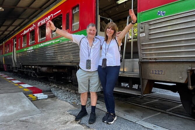Floating Market & Railway Market Private Tour - Taking a motorboat through Damnoen Saduak