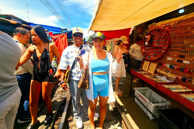 Floating Market & Train Market Private Tour(Premium Service) - The short transfer to Damnoen Saduak