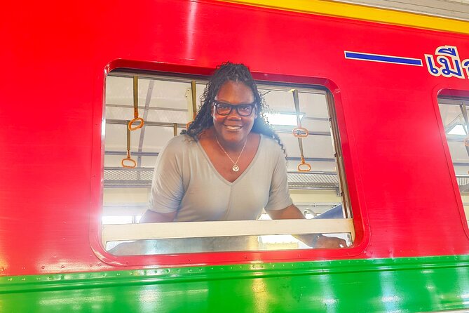 Floating Market & Train Market Private Tour(Premium Service) - What Damnoen Saduak is really like
