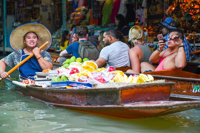 Floating Markets Day Trip from Bangkok - Should you pay for the smaller market boat?