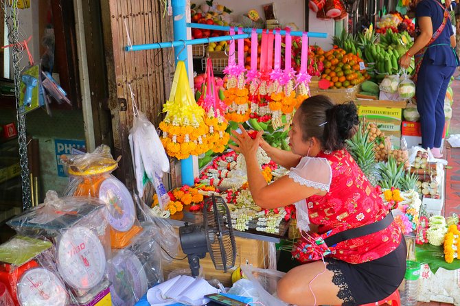 Flower Market & Floral Art: Multilingual Private Tour [EN/others] - Guanyin Shrine and the Chinese connection