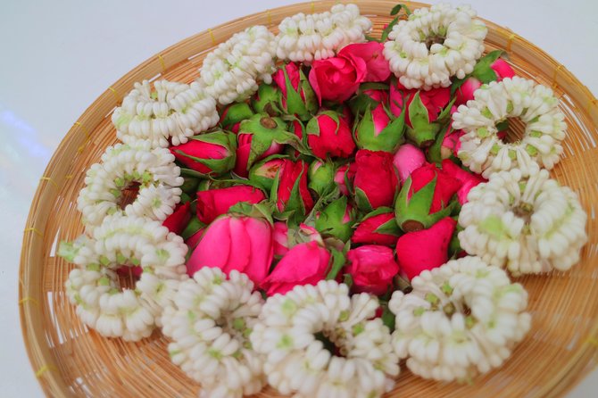 Flower Market & Floral Art: Multilingual Private Tour [EN/others] - Santa Cruz Church and Kudi Chin
