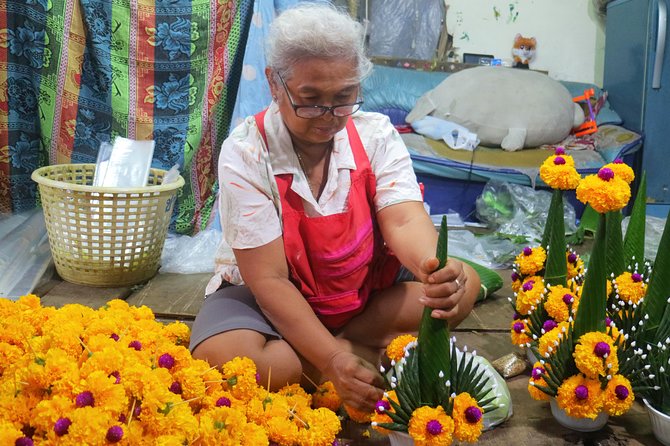 Flower Market & Floral Art: Multilingual Private Tour [EN/others] - Baan Kudi Chin Museum and the local food story