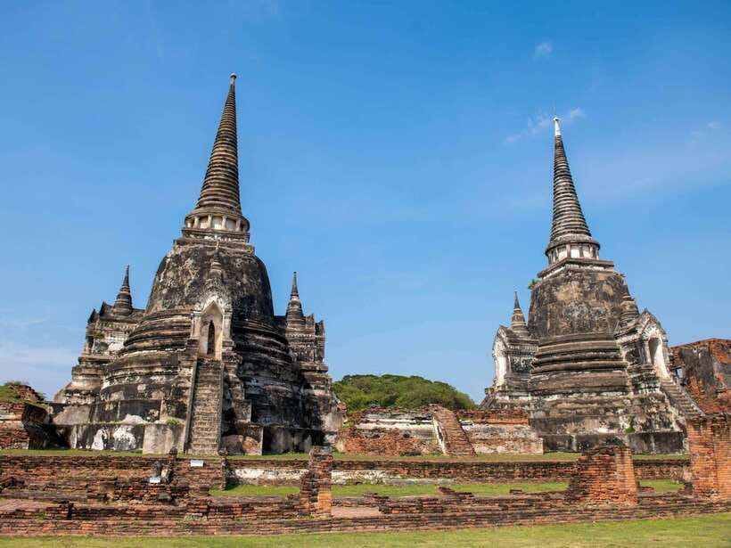 From Bangkok: Ayutthaya Historical Park Guided Day Trip - Wat Chaiwatthanaram and its tall stone chedis