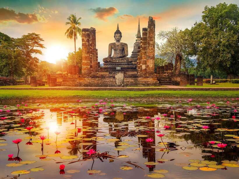 From Bangkok: Ayutthaya Historical Park Guided Day Trip - What the guides add to the day