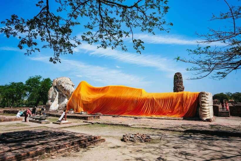 From Bangkok: Ayutthaya Temples Guided Tour with Lunch - Wat Chaiwatthanaram and its Angkor-style towers