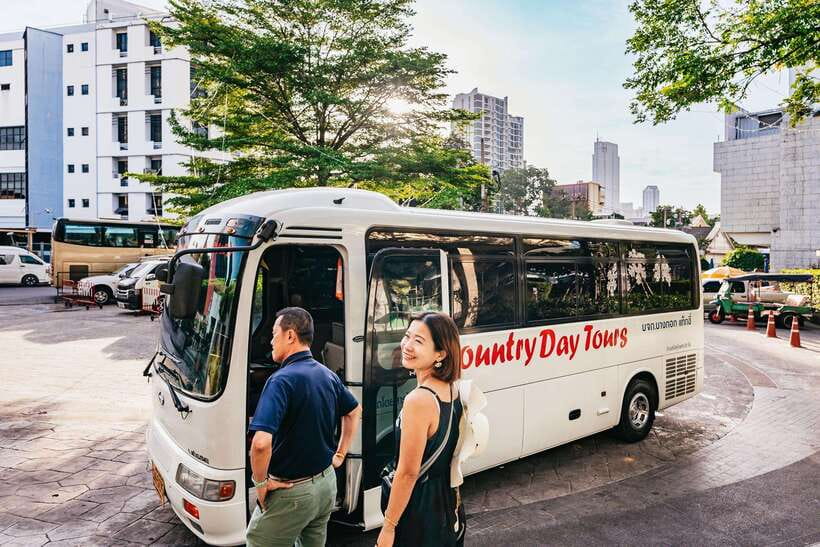 From Bangkok: Ayutthaya Temples Guided Tour with Lunch - What makes the guides important