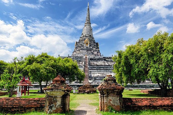 From Bangkok: Ayutthaya Temples Small Group Tour with Lunch - Wat Mahathat and the famous Buddha in tree roots