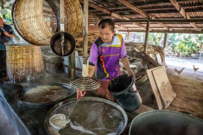 Damnoen Saduak Floating Market Guided Tour