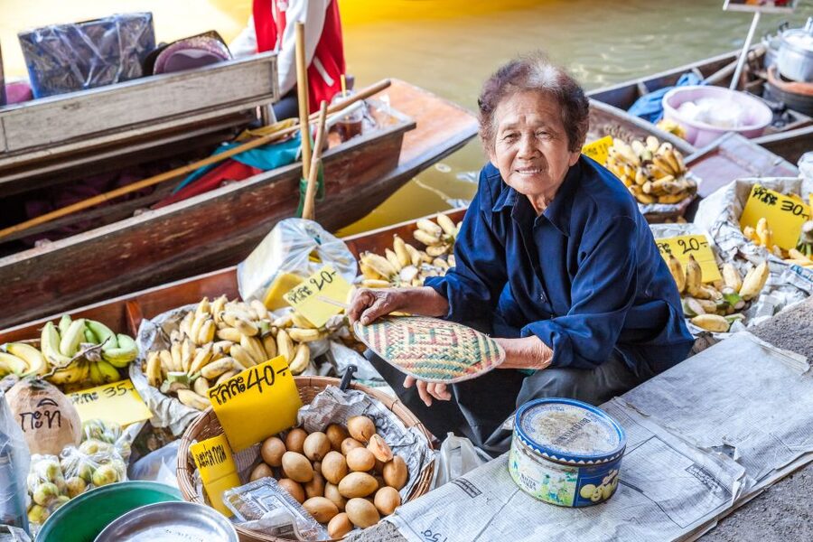 From Bangkok: Damnoen Saduak Floating Market Guided Tour - Damnoen Saduak market: food, boats, and sales pitches