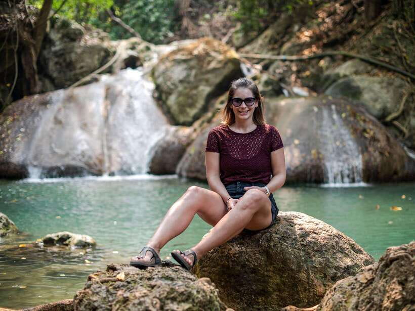 From Bangkok: Erawan Park & Kanchanaburi Small-Group Tour - Lunch in Kanchanaburi, with room for local food