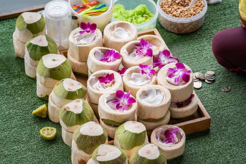 From Bangkok: Railway & Damnoen Saduak Floating Market Tour - Five things to know before you go