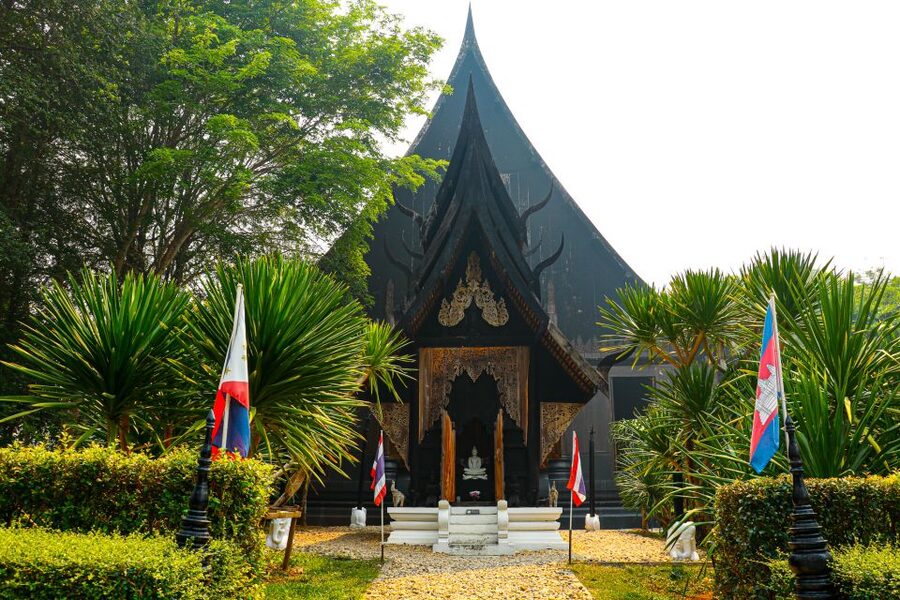 From Chiang Rai: Famous Temples and Golden Triangle Day Tour - Key points to know before booking