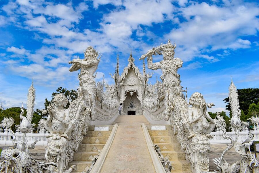 From Chiang Rai: Famous Temples and Golden Triangle Day Tour - How personal is the tour?