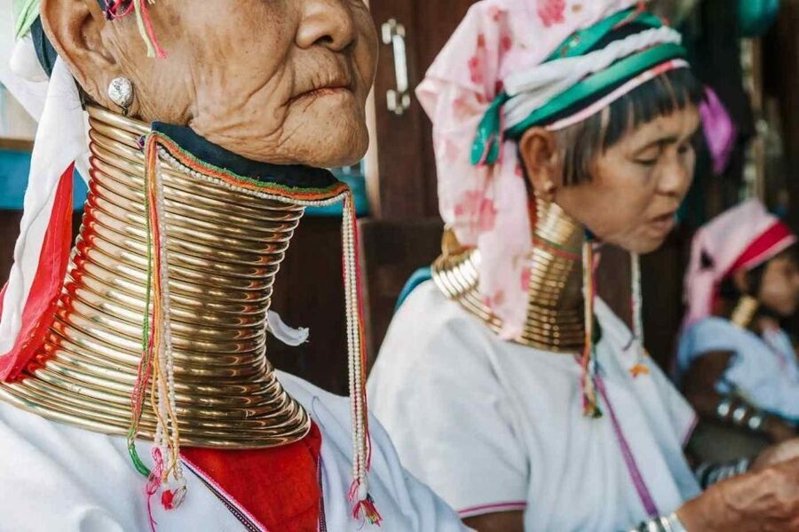 From Chiang Rai: Famous Temples and Golden Triangle Day Tour - Why this day works for first-time visitors
