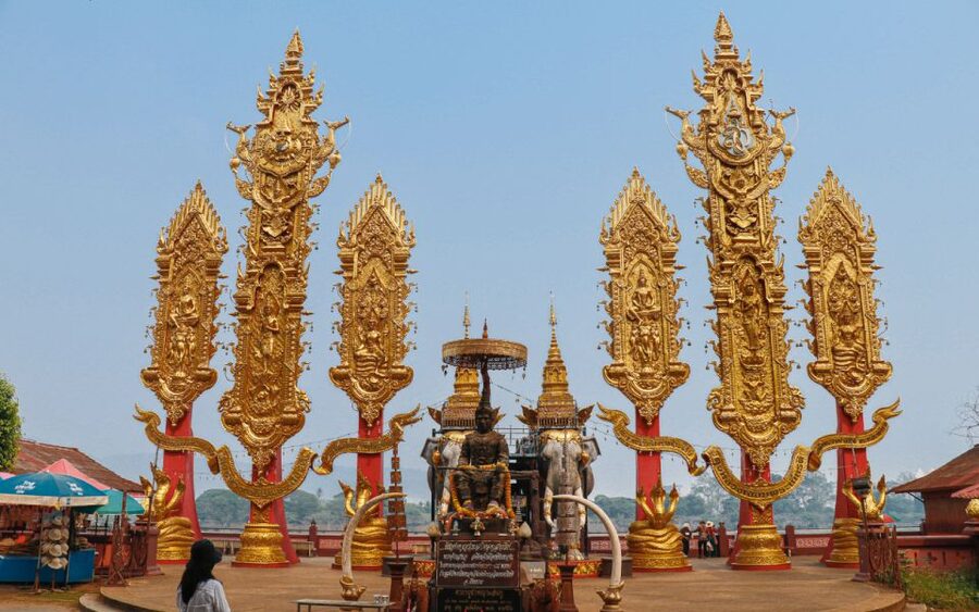 From Chiang Rai: Famous Temples and Golden Triangle Day Tour - The Golden Triangle and the Hall of Opium