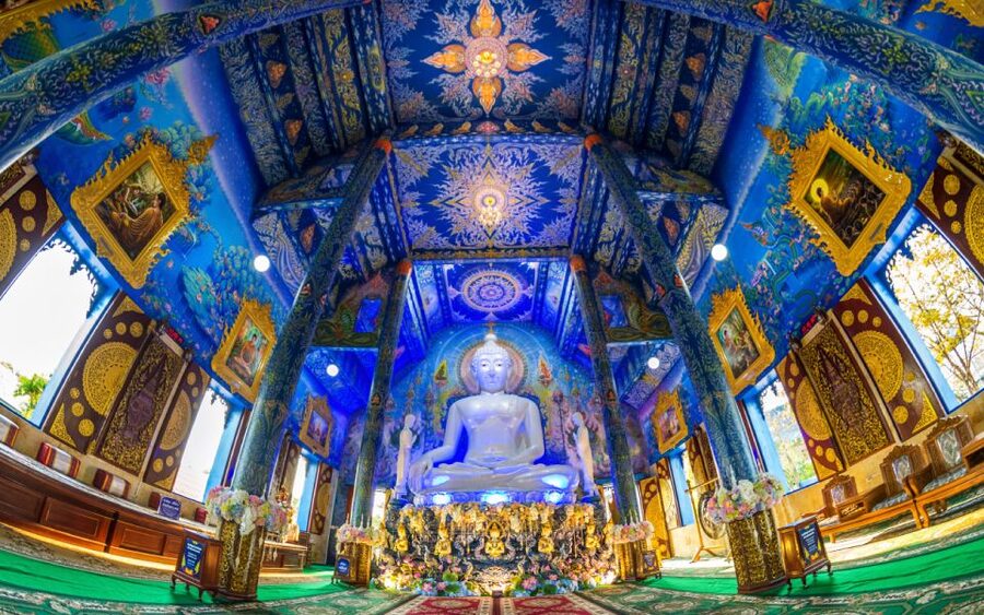 From Chiang Rai: Famous Temples and Golden Triangle Day Tour - White Temple: Chiang Rai’s dazzling modern icon