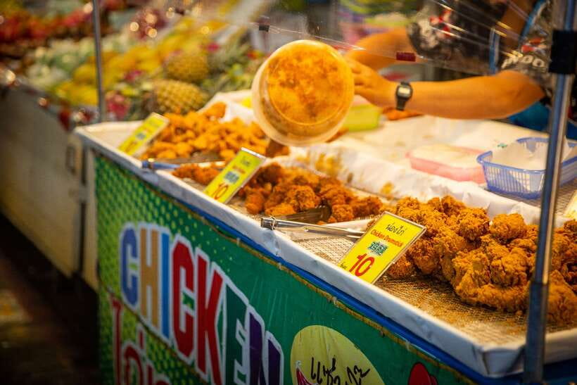 From Khao Lak: Phuket Naka Weekend Market - Handling the traffic and the timing