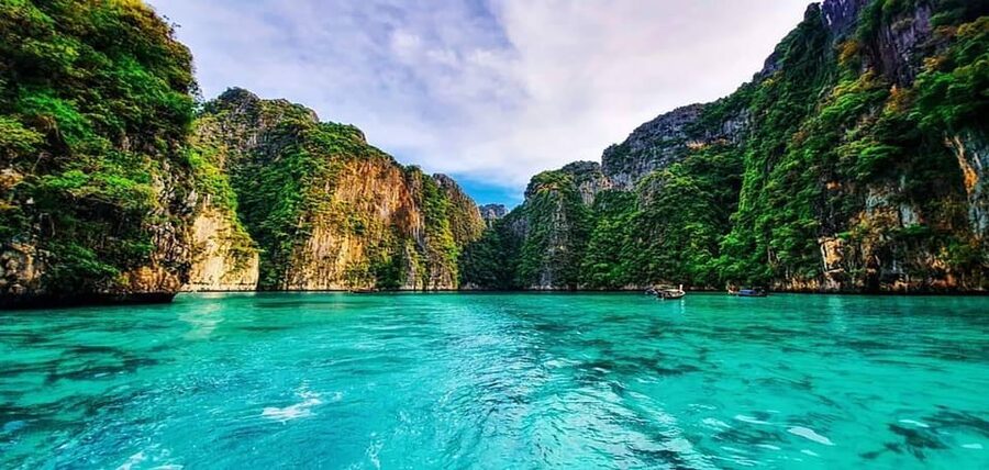 From Krabi: Phi Phi Islands Speedboat Day Tour - Who should book this seven-hour trip