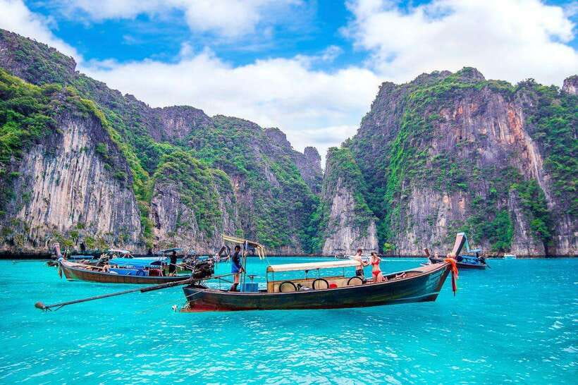 From Phi Phi islands: Phi Phi, Maya Area by longtail Boat - Monkey Beach: a short stop with a clear rule