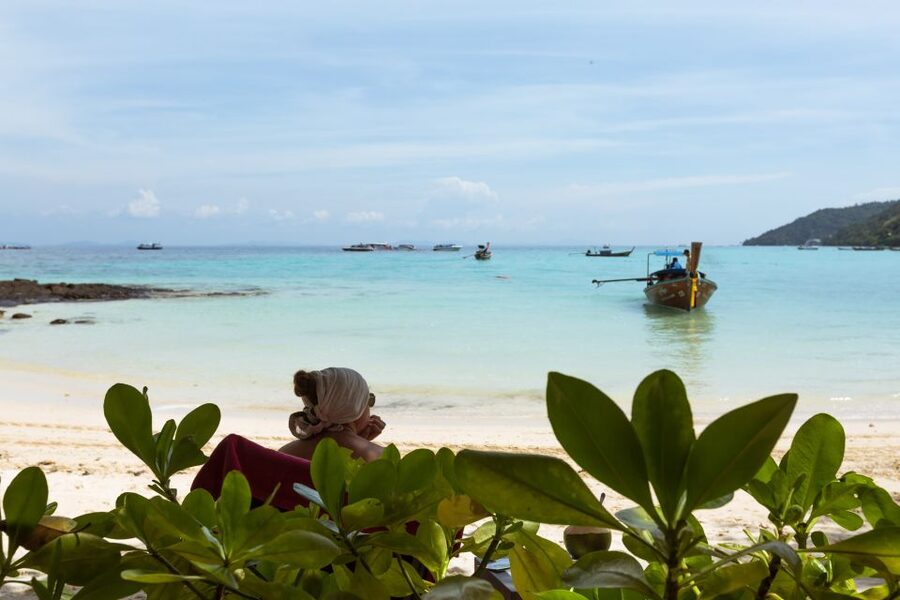 From Phuket: Snorkeling Ferry Cruise to Phi Phi Islands - Beach time and snorkeling near Phi Phi Don