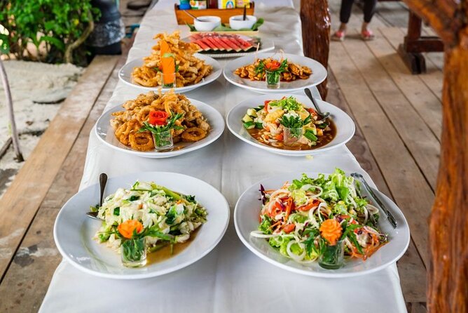 Full Day Ang Thong Islands Luxury Small Group Tour - Lunch, fruit, and a welcome break from the sea