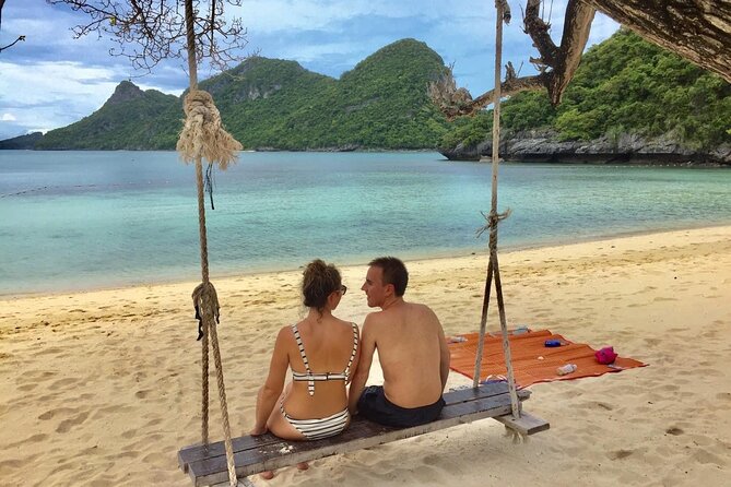 Full Day Ang Thong Islands Luxury Small Group Tour - Guides, crew, and the small-boat advantage