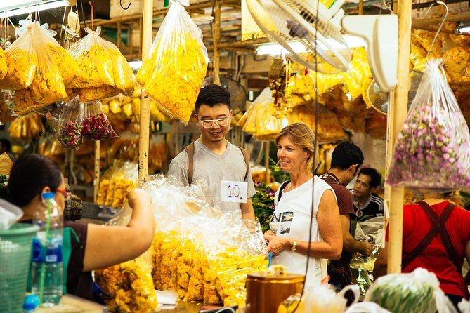 Full Day Bangkok PRIVATE City Tour With Locals - Wat Trimit & Wat Pho tickets - Ending on the canals