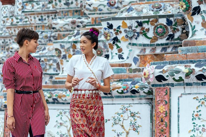 Full Day Bangkok PRIVATE City Tour With Locals - Wat Trimit & Wat Pho tickets - The guides are the main value