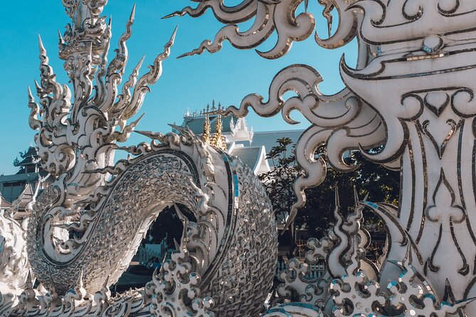 Full-Day Chiang Rai Temples Tour from Chiang Mai with Hot Spring - Mae Khachan Hot Spring: a 15-minute first stop