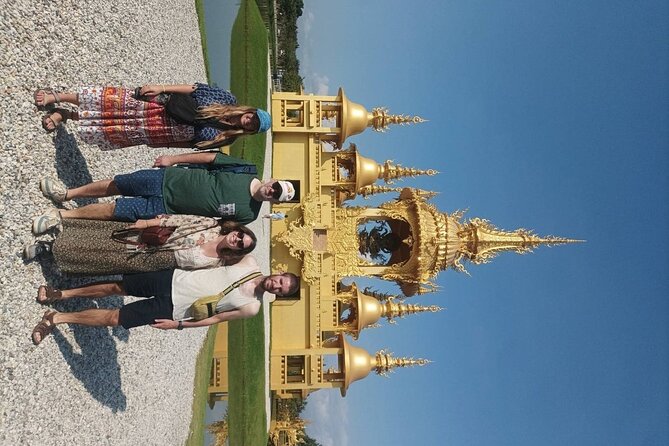 Full Day Group Tour in Chiang Rai - Lunch keeps the long route manageable