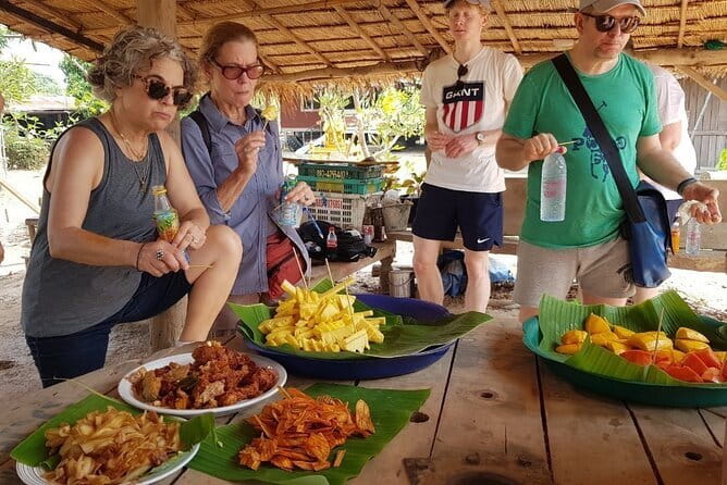 Full-Day Historical Park and Countryside Tour in Sukhothai - Wat Pa Mamuang in the mango forest