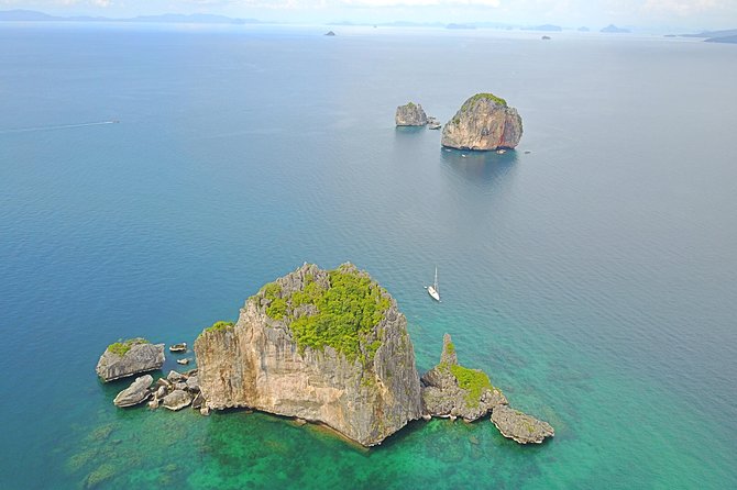Full-Day Private Phi Phi Islands Speedboat Charter - Lunch at a 4.5-star resort is built into the day