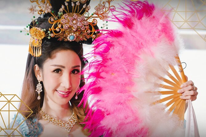 Golden Dome Cabaret Show Bangkok - Humor and storytelling add more than decoration
