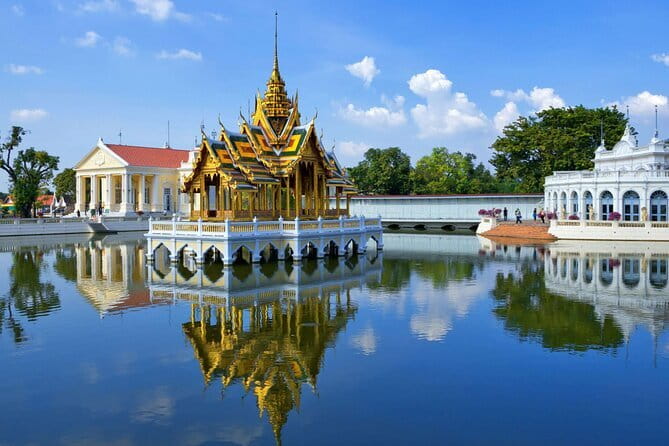 Grand Palace & Emerald Buddha Private Tour [Optional Luxury] - Walking through the Grand Palace