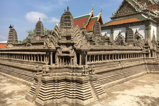 Grand Palace , Thai dance & Fun street walk in Bangkok - Guide quality and private-tour advantages