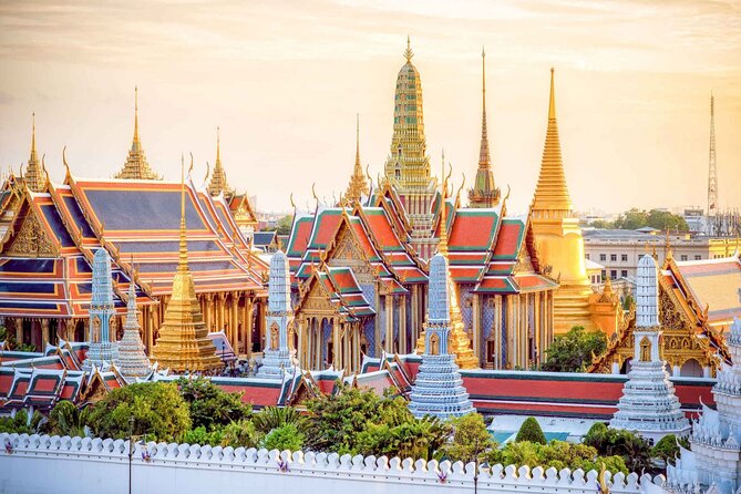 Grand Palace, Wat Phra Kaew, Wat Pho and Wat Arun Walking Tour From Bangkok - The Grand Palace: ornate, important, and crowded