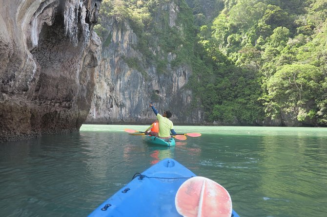 Half day 3 island, Kayaking (Talabeng Sea Cave) - What the boat and guide experience is like