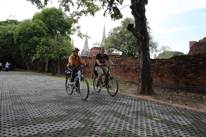 Half-Day Ayutthaya City Cultural Bike Tour - Wat Mahathat and the famous temple setting